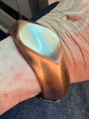 Vintage copper tone, hinged, clamper bangle bracelet